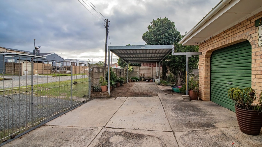 3 Bedroom Property for Sale in Sunrise On Sea Eastern Cape